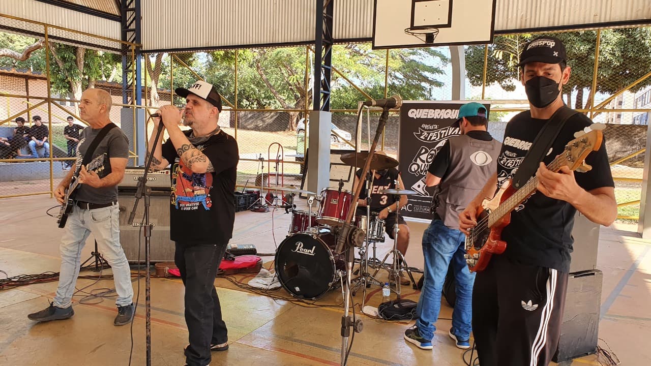 FAC patrocina projeto itinerante de rock e quadrinhos em escolas públicas