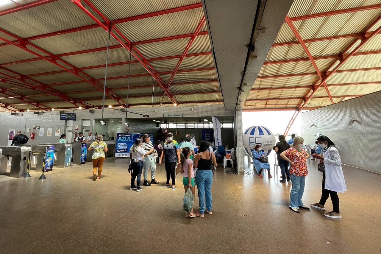 Estação do metrô em Samambaia recebe ação de cuidados com a saúde do homem