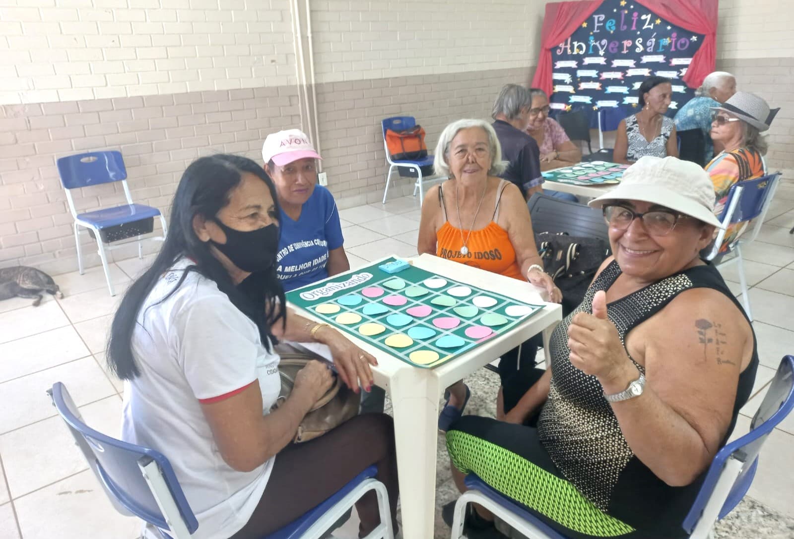 Dinâmicas em grupo fortalecem habilidades cognitivas e motoras de idosos