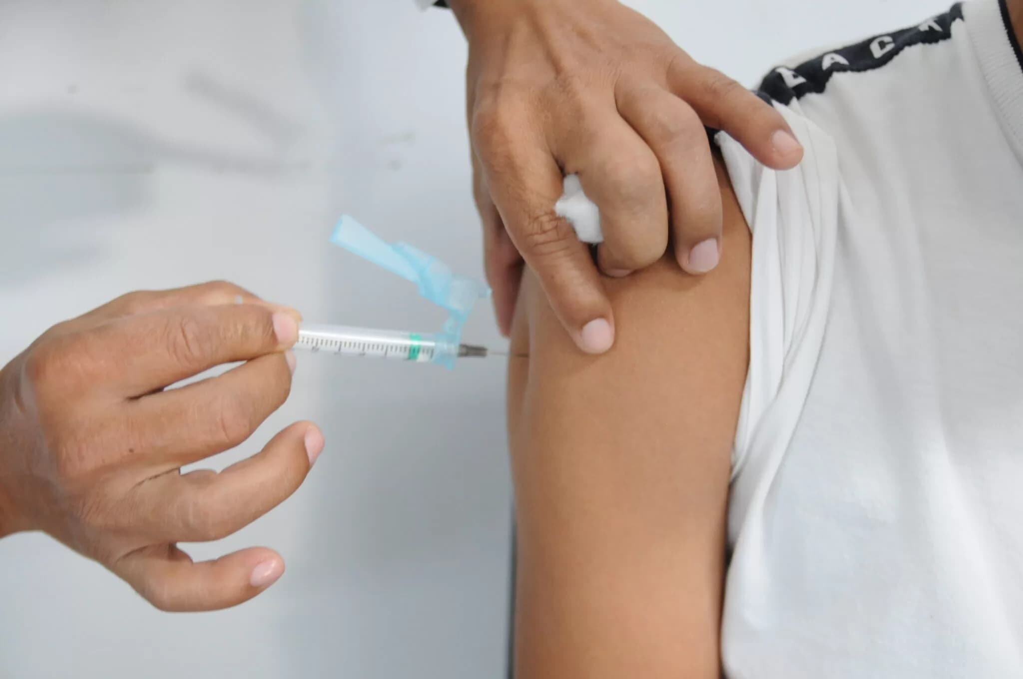 Entenda a importância da vacina contra o HPV para o público de 9 a 14 anos