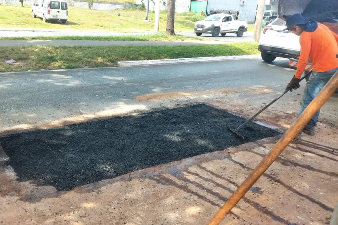 GDF Presente recupera asfalto da Avenida Principal do Gama