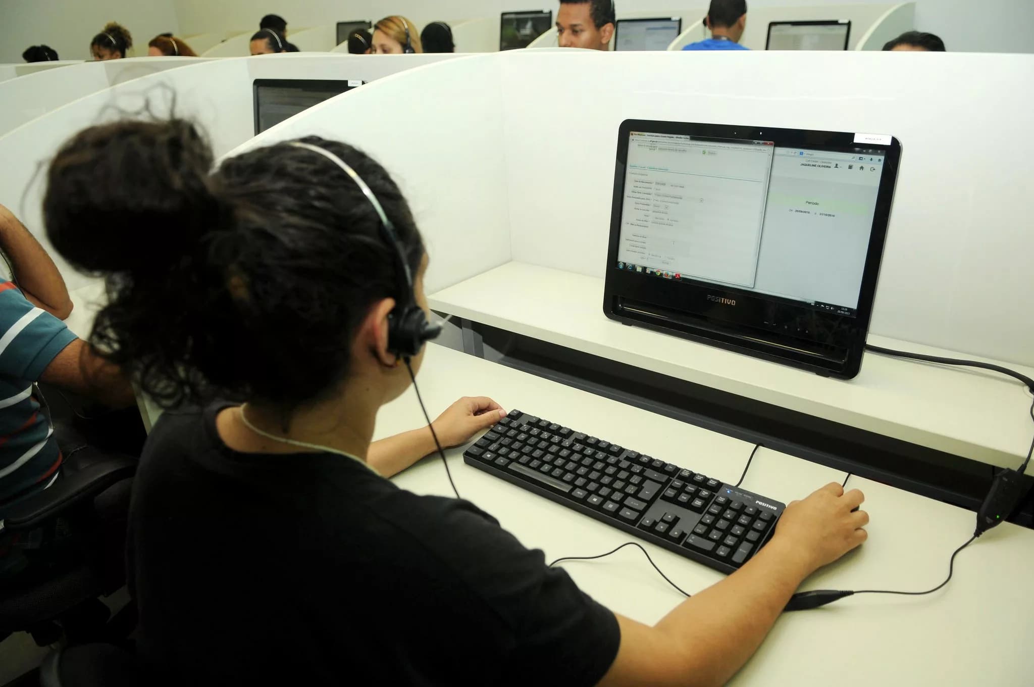 Canal telefônico de agendamento de serviços facilita atendimento no Na Hora
