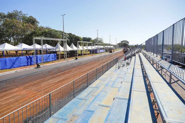 DF se prepara para receber desfiles das escolas de samba