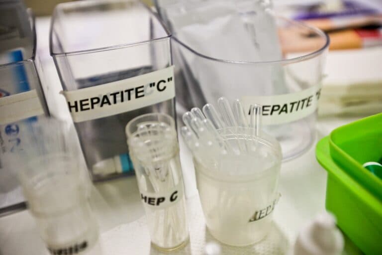 Rede pública do DF oferece tratamentos pioneiros contra hepatite