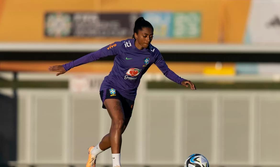 Brasil faz último treino em Brisbane antes de embarque para Adelaide