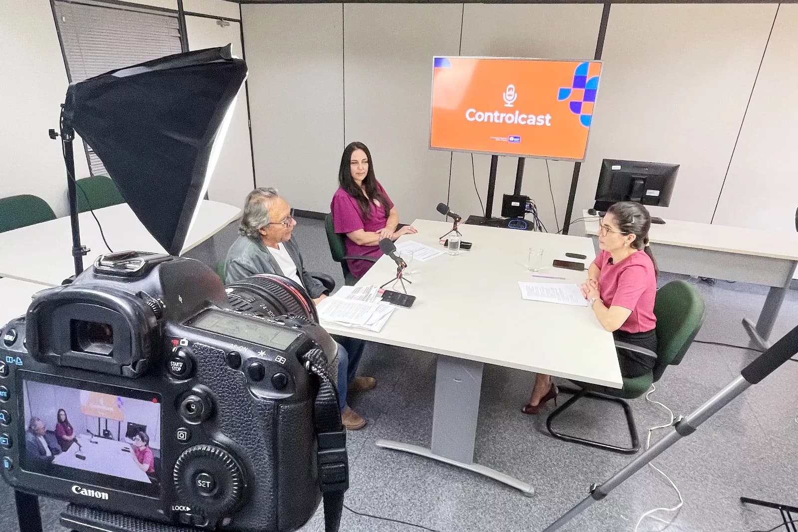 Podcast debate educação de crianças para formar adultos participativos