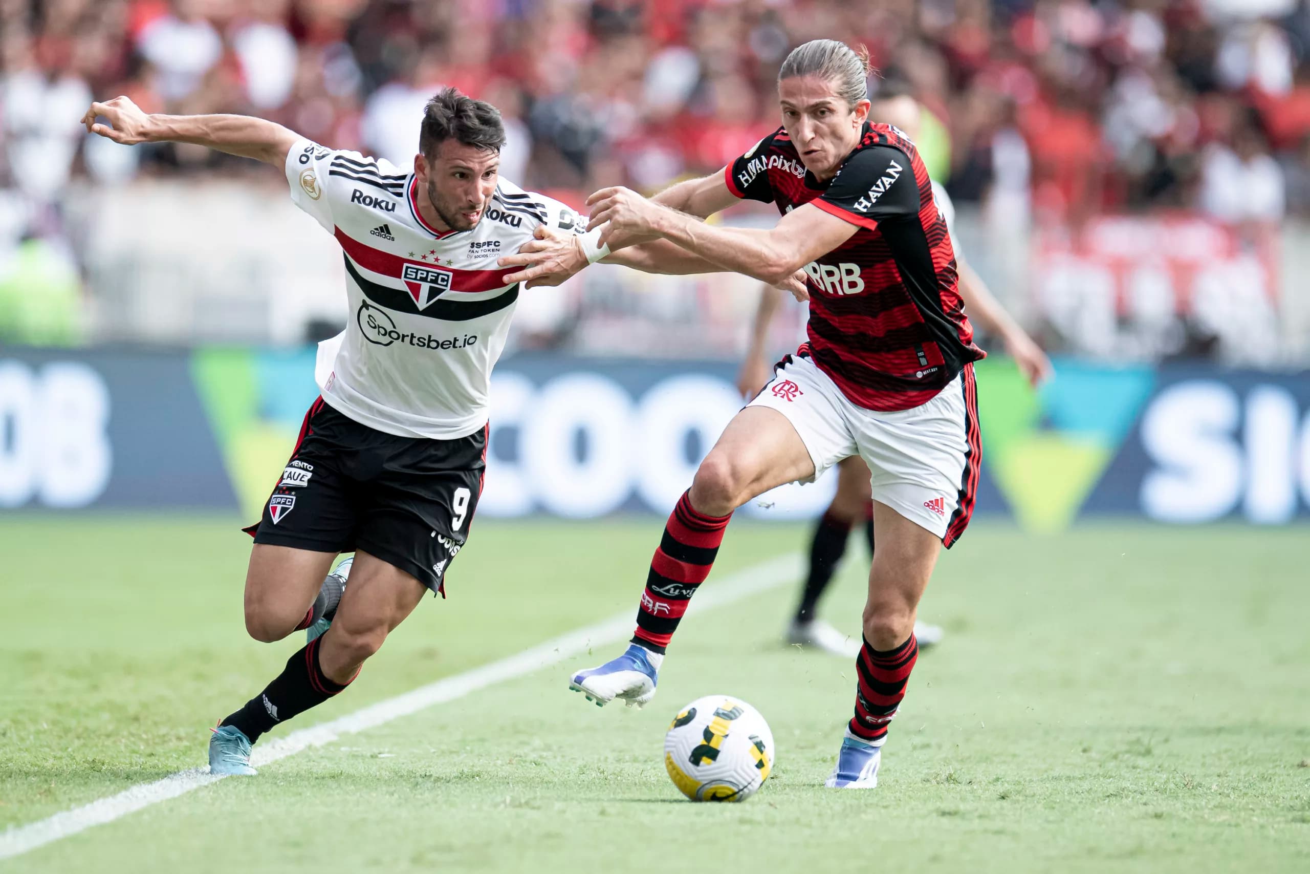 Flamengo e São Paulo duelam no Brasileiro, pensando na Copa do Brasil