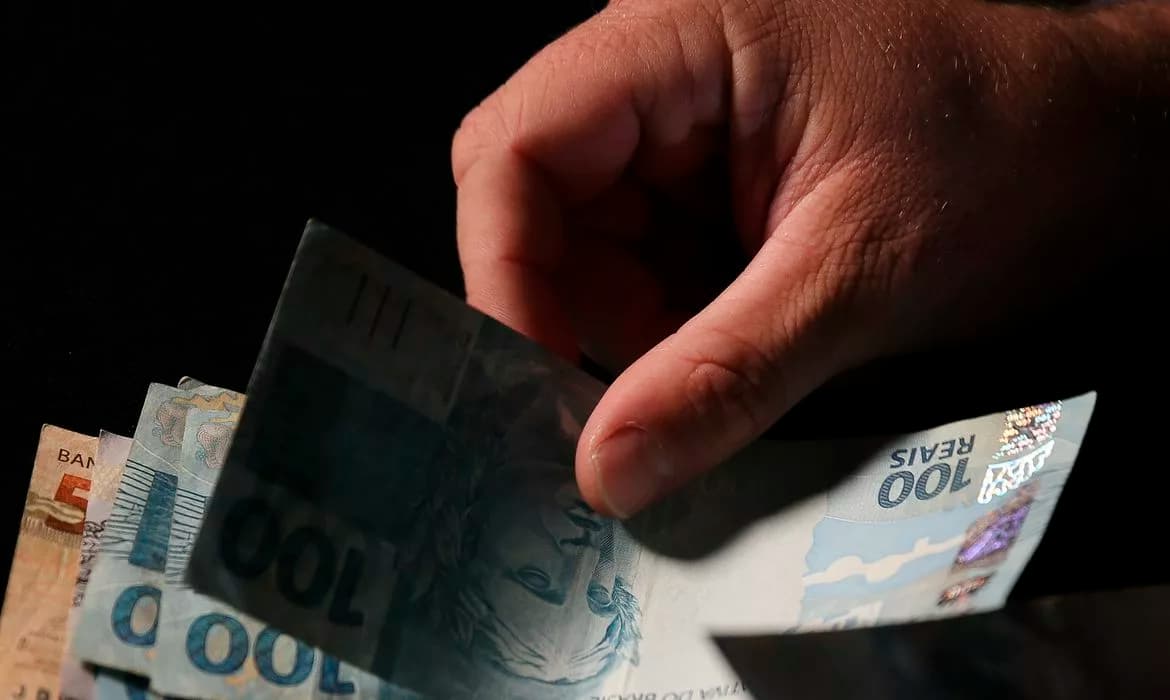 Caixa paga novo Bolsa Família a beneficiários com NIS de final 7