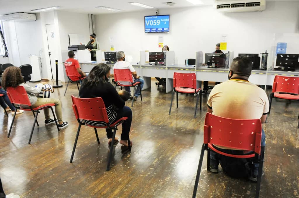 Segunda tem 35 oportunidades para vendedor nas agências do trabalhador