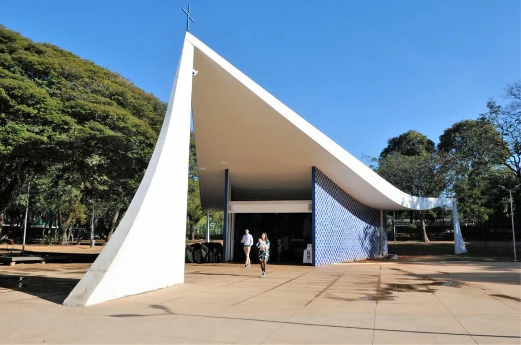 Ação do GDF leva idosos para conhecer pontos turísticos da capital