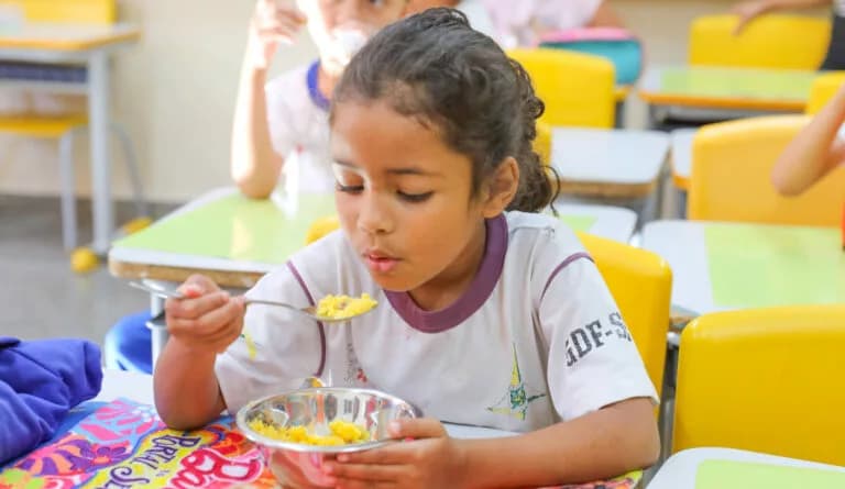 Alimentação escolar de 43 mil alunos do DF contará com produtos orgânicos
