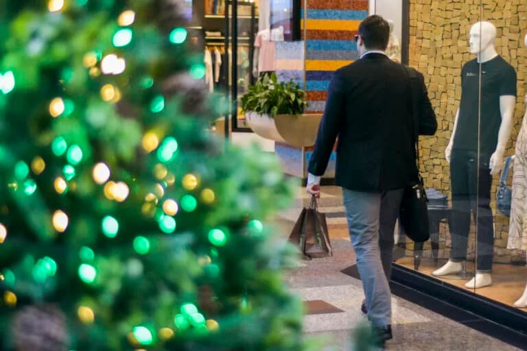 Temporada de compras de fim do ano requer mais atenção dos consumidores