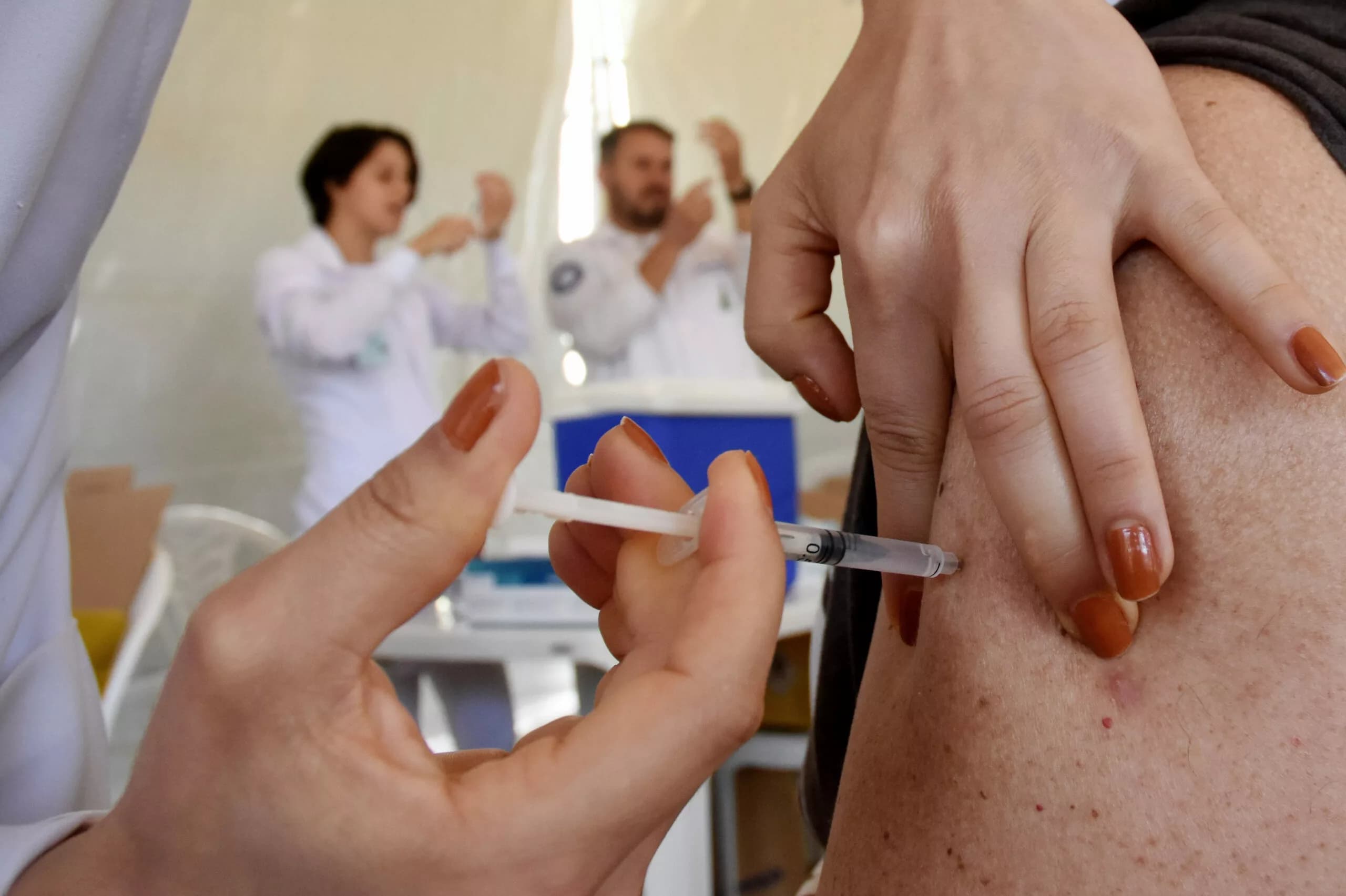 Brasil acelera testes de vacina contra gripe aviária e aposta em tecnologia nacional