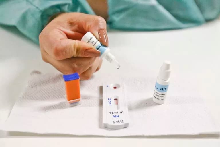 DF reforça prevenção e tratamento contra HIV e Aids no Dezembro Vermelho