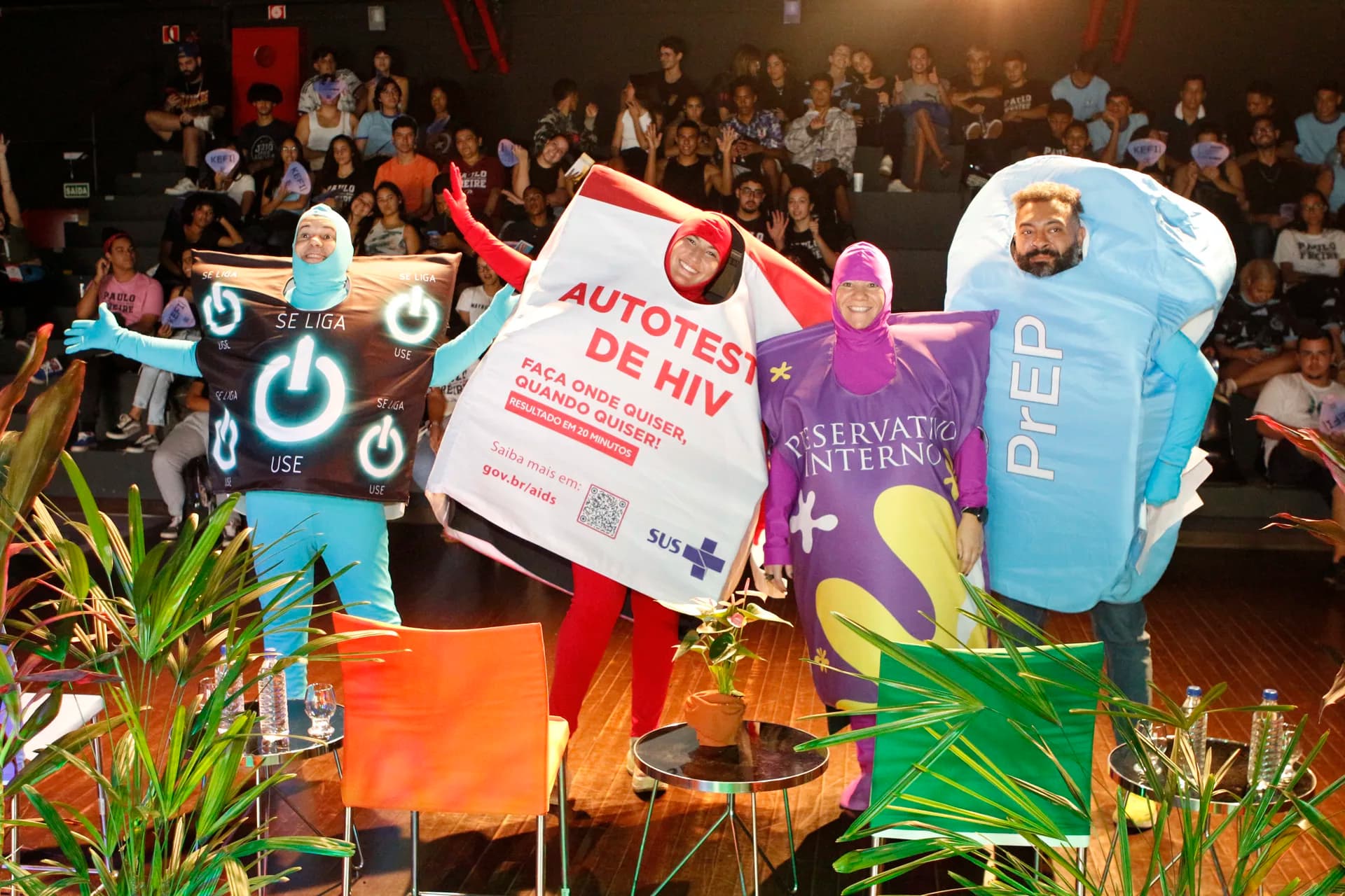 Bate-papo com jovens do DF debate prevenção do HIV