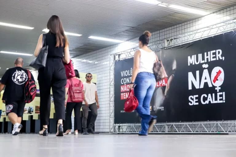 Campanha ‘Mulher, não se cale!’ chega aos terminais rodoviários do DF