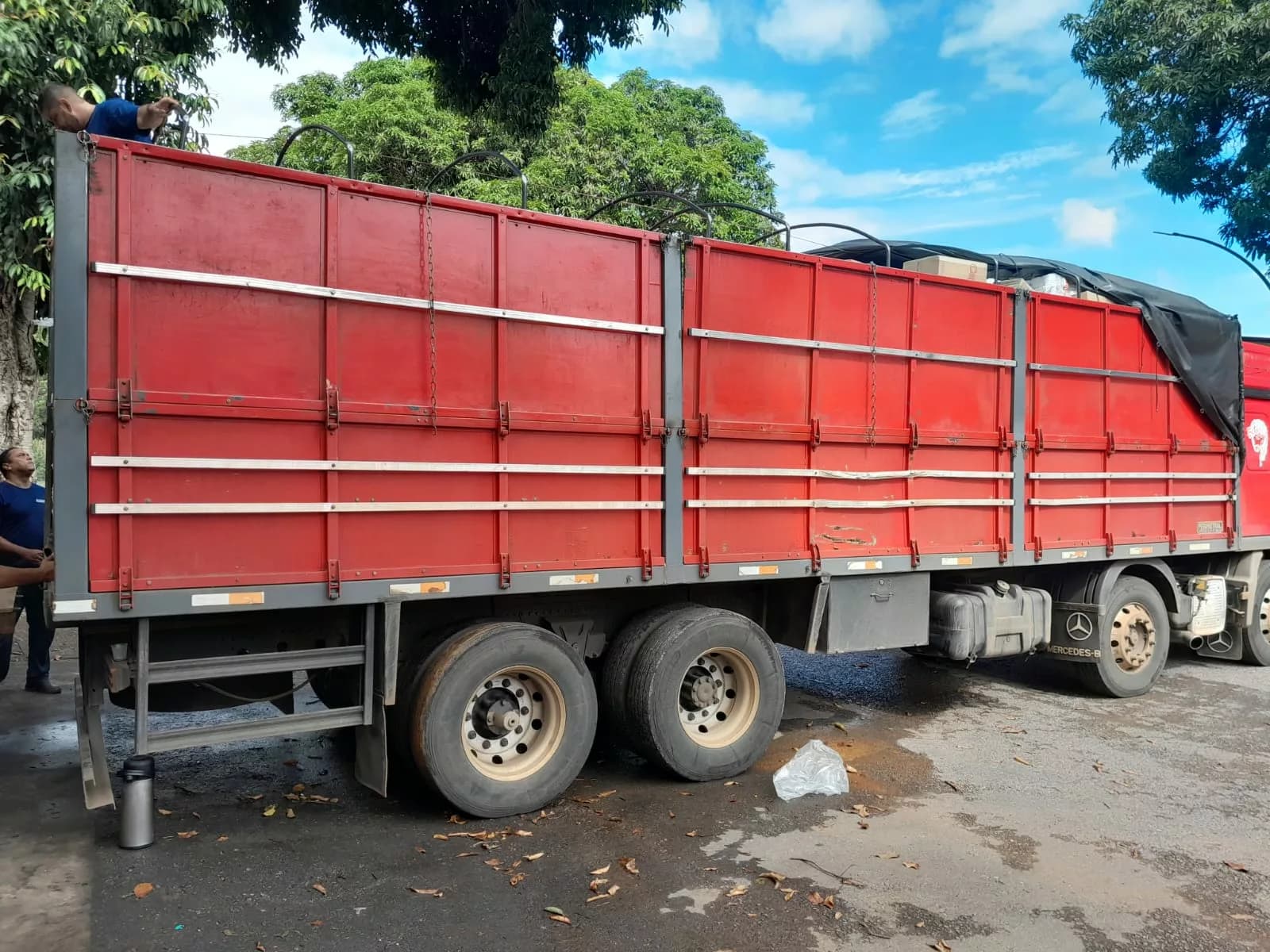 Operação apreende cerca de R$ 1 milhão em mercadorias irregulares