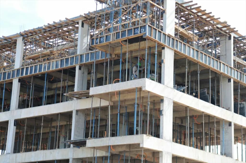 Semana abre com 325 oportunidades para diferentes cargos