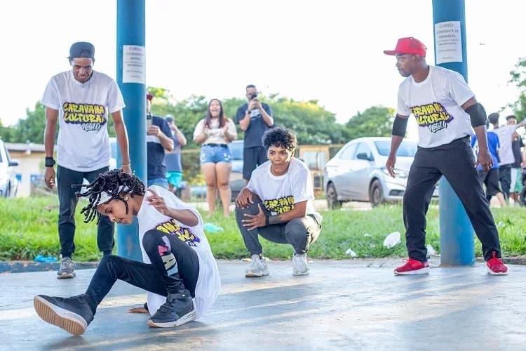 Fim de semana em Brasília tem hip-hop, teatro e visitas com acessibilidade