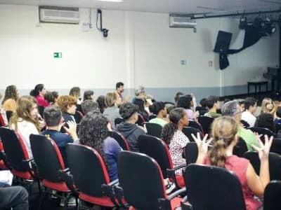 Escola de Música de Brasília é palco de atividades educativas sobre cuidados auditivos