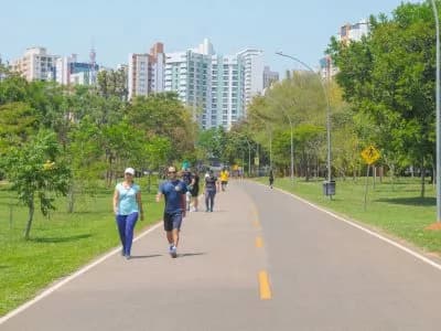 Confira o que abre e o que fecha no feriado de Páscoa