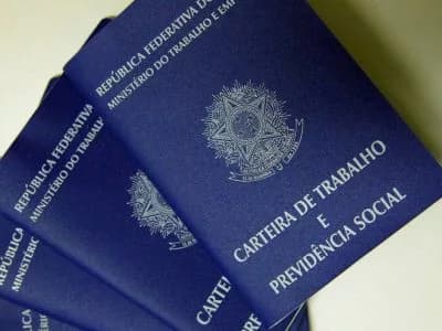 Desemprego sobe para 6,8%, mas carteira assinada cresce