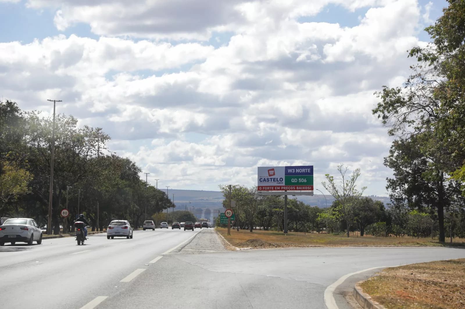 GDF cria grupo para discutir Plano de Publicidade após veto a projeto de lei inconstitucional sobre painéis