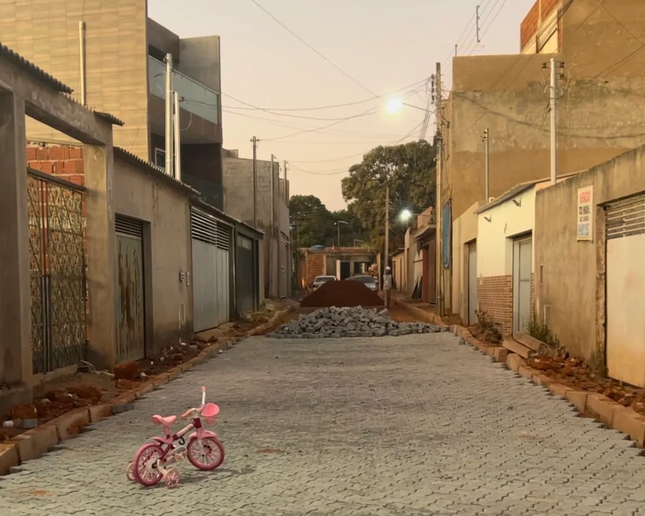 ‘É um sonho realizado’, diz moradora do Sol Nascente sobre infraestrutura instalada pelo GDF
