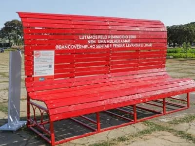 Violência contra a mulher: Sancionada lei que estabelece o programa Banco Vermelho