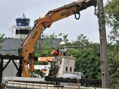 Troca de poste suspende energia no Condomínio Alto da Boa Vista nesta quinta (11)
