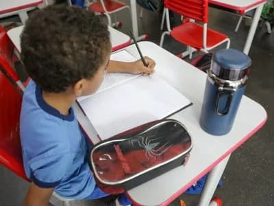 Aulas são mantidas nas escolas públicas