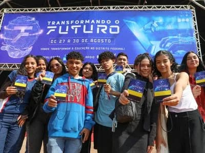 Feira de programação amplia acesso à tecnologia para alunos de regiões periféricas
