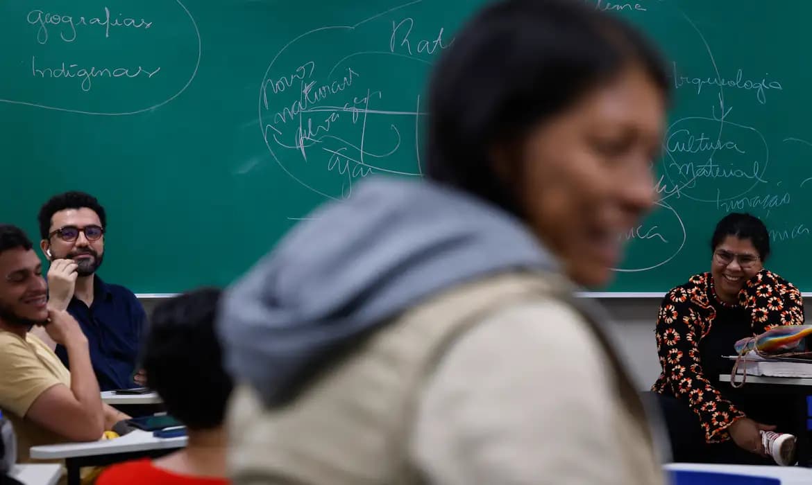 Universidade Federal da Grande Dourados: A Inclusão e o Impacto dos Estudantes Indígenas