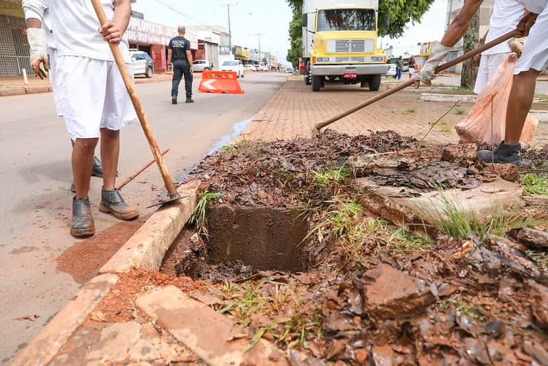 Descarte adequado de lixo pode prevenir alagamentos no DF durante período de chuvas