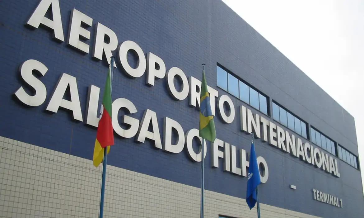 Aeroporto Salgado Filho reabre após seis meses de fechamento devido a enchentes