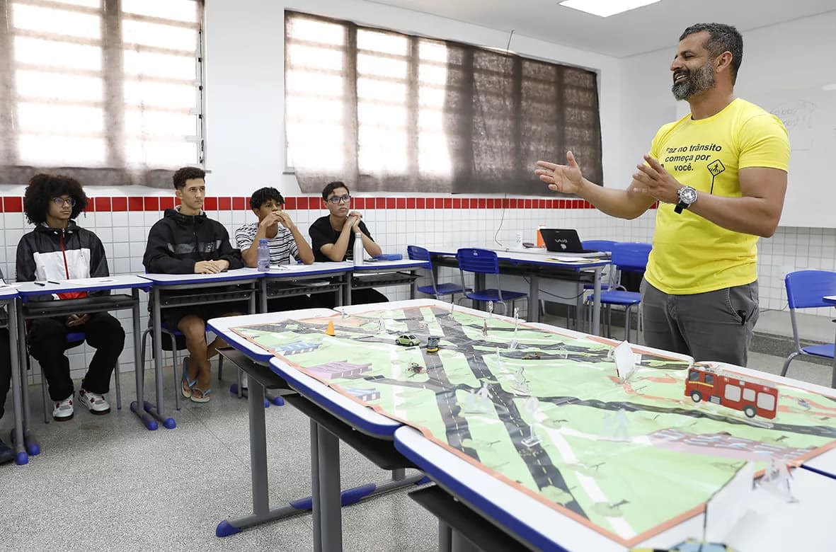 GDF impulsiona educação profissional com 17 escolas técnicas e 15 mil alunos matriculados