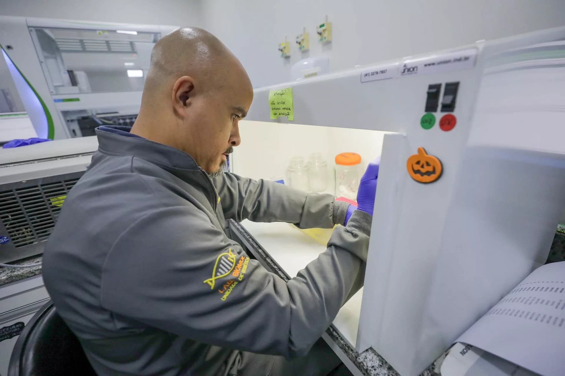 DF inova com exame genético para detecção precoce do câncer no SUS