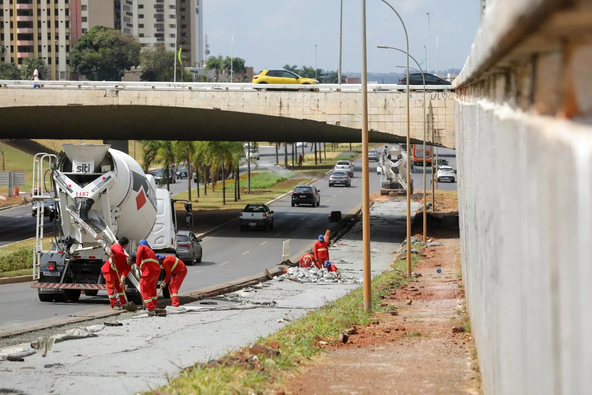 Finalização da faixa exclusiva de ônibus na W3 Sul promete conforto e segurança