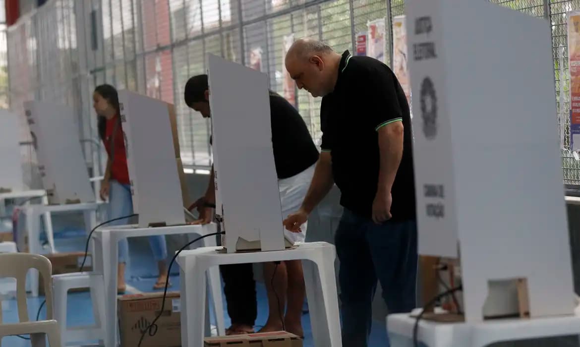 Segundo turno das Eleições Municipais acontece neste domingo