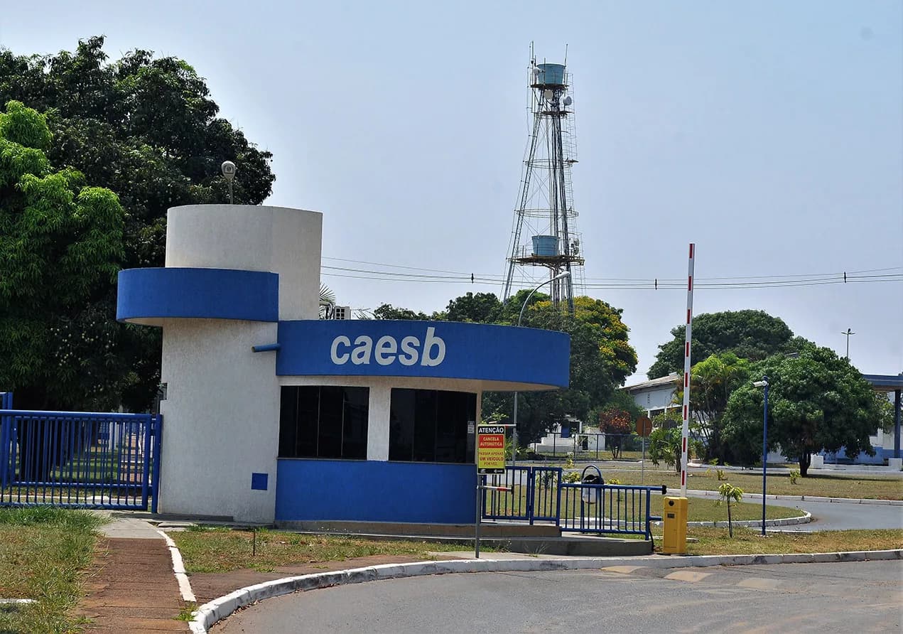 Caesb anuncia concurso público com salários de até R$ 10,8 mil