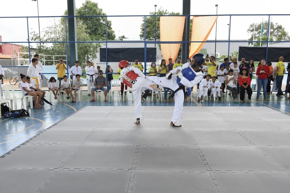 Novos materiais esportivos incentivam artes marciais e impactam mais de 5 mil jovens no DF