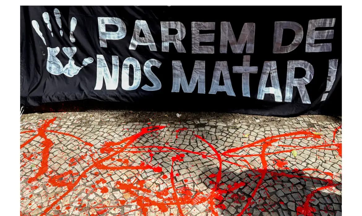 Quase 90% das mortes por polícias em 2023 eram de pessoas negras, aponta estudo