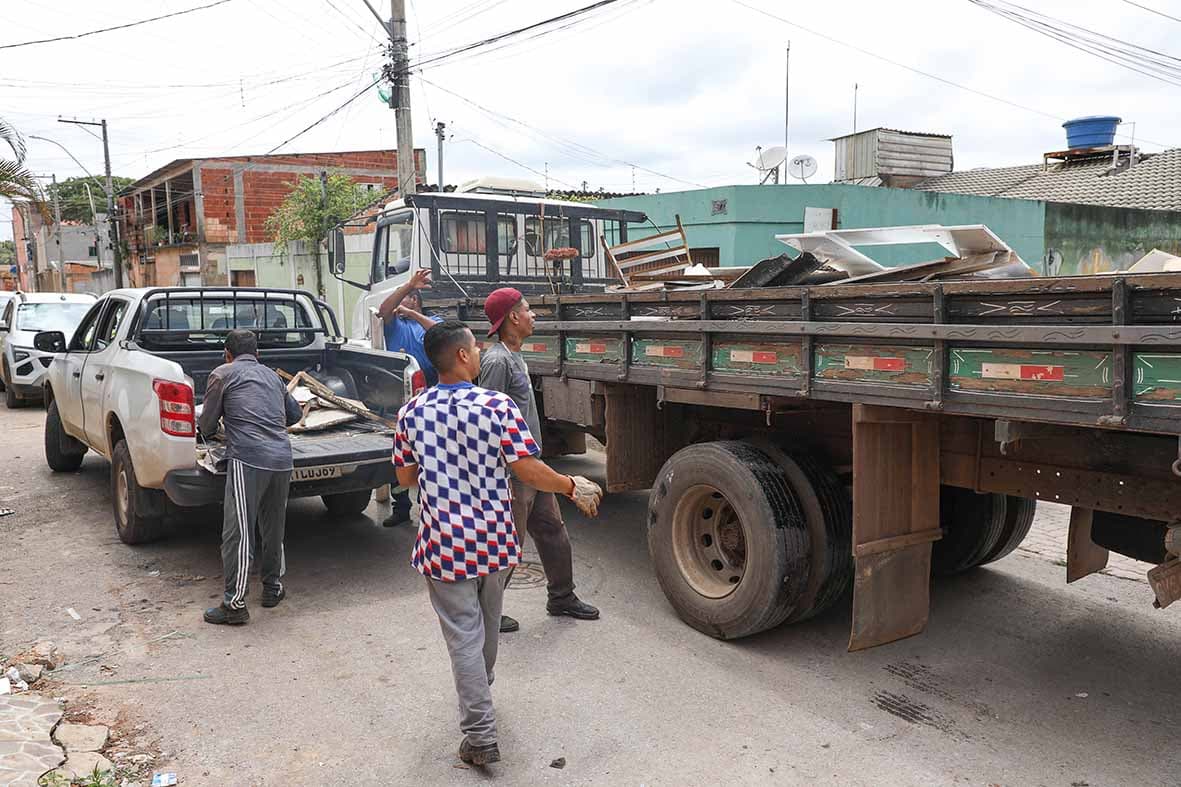 Mutirão de combate à dengue remove mais de 1,5 mil tonelada de lixo no Itapoã