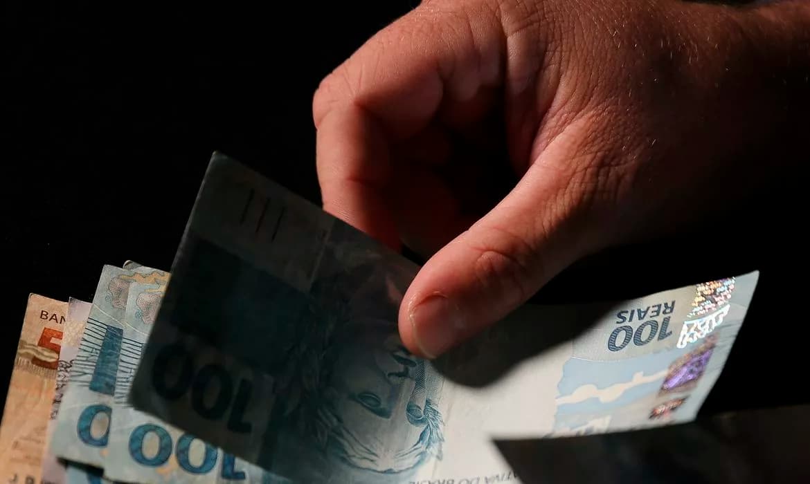 Pacote de cortes do governo inclui supersalários e grandes fortunas