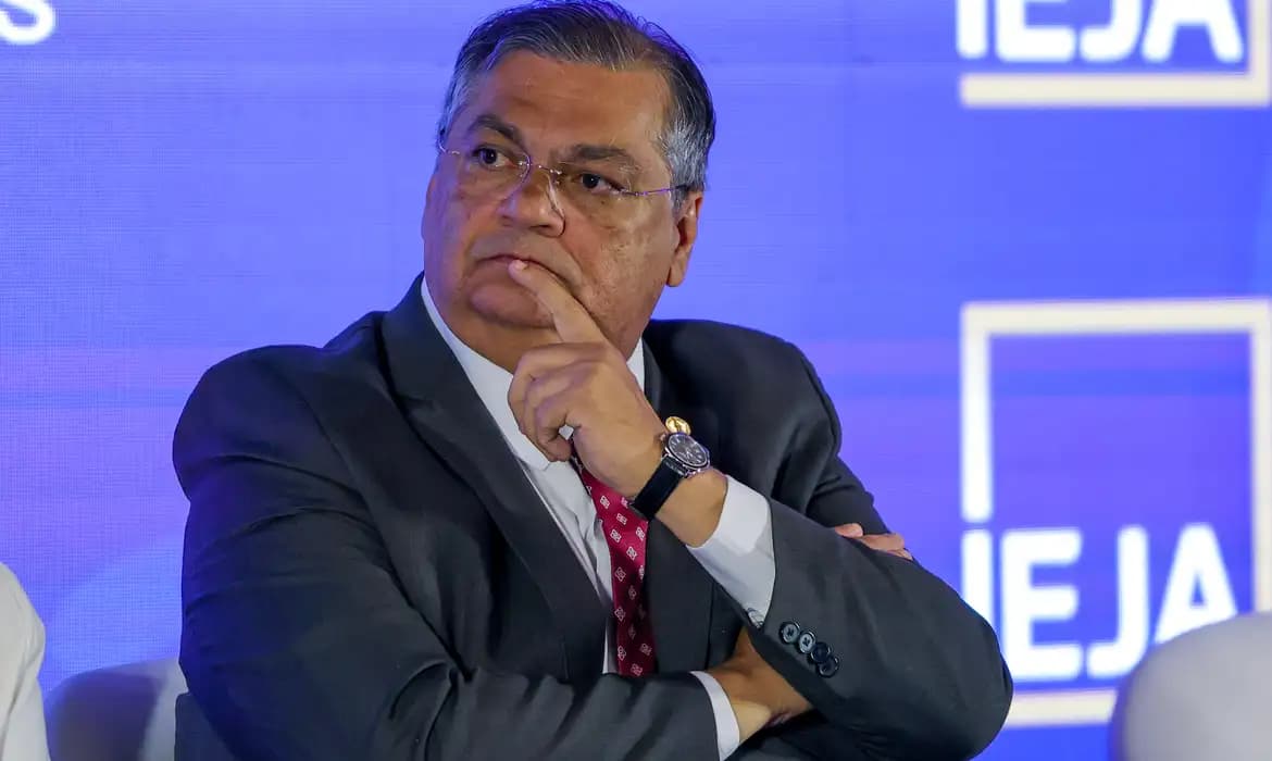 Flávio Dino determina auditoria em emendas Pix para setor de eventos