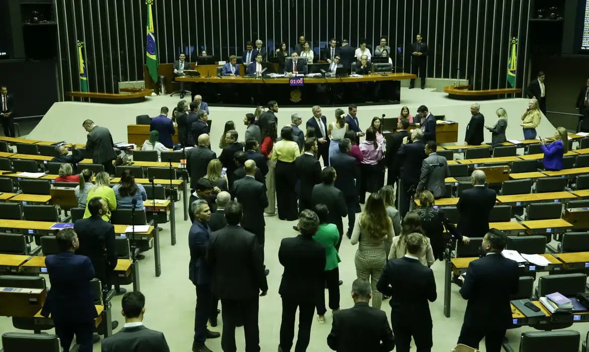 Congresso inicia semana decisiva com votação de cortes, LDO e Orçamento