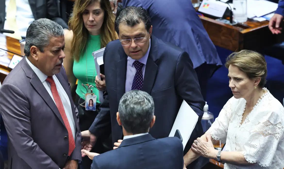 Senado aprova regulamentação da reforma tributária e texto segue para análise final na Câmara