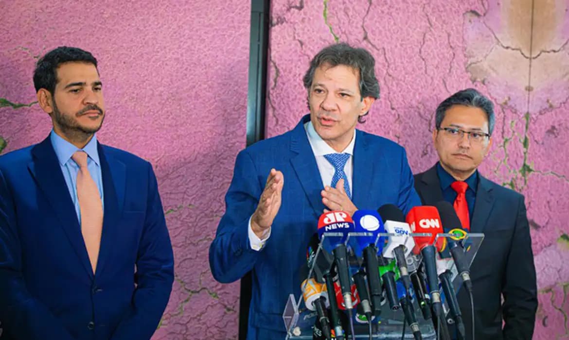 Governo revoga ato sobre PIX e anuncia MP que proíbe diferença de preços em transações