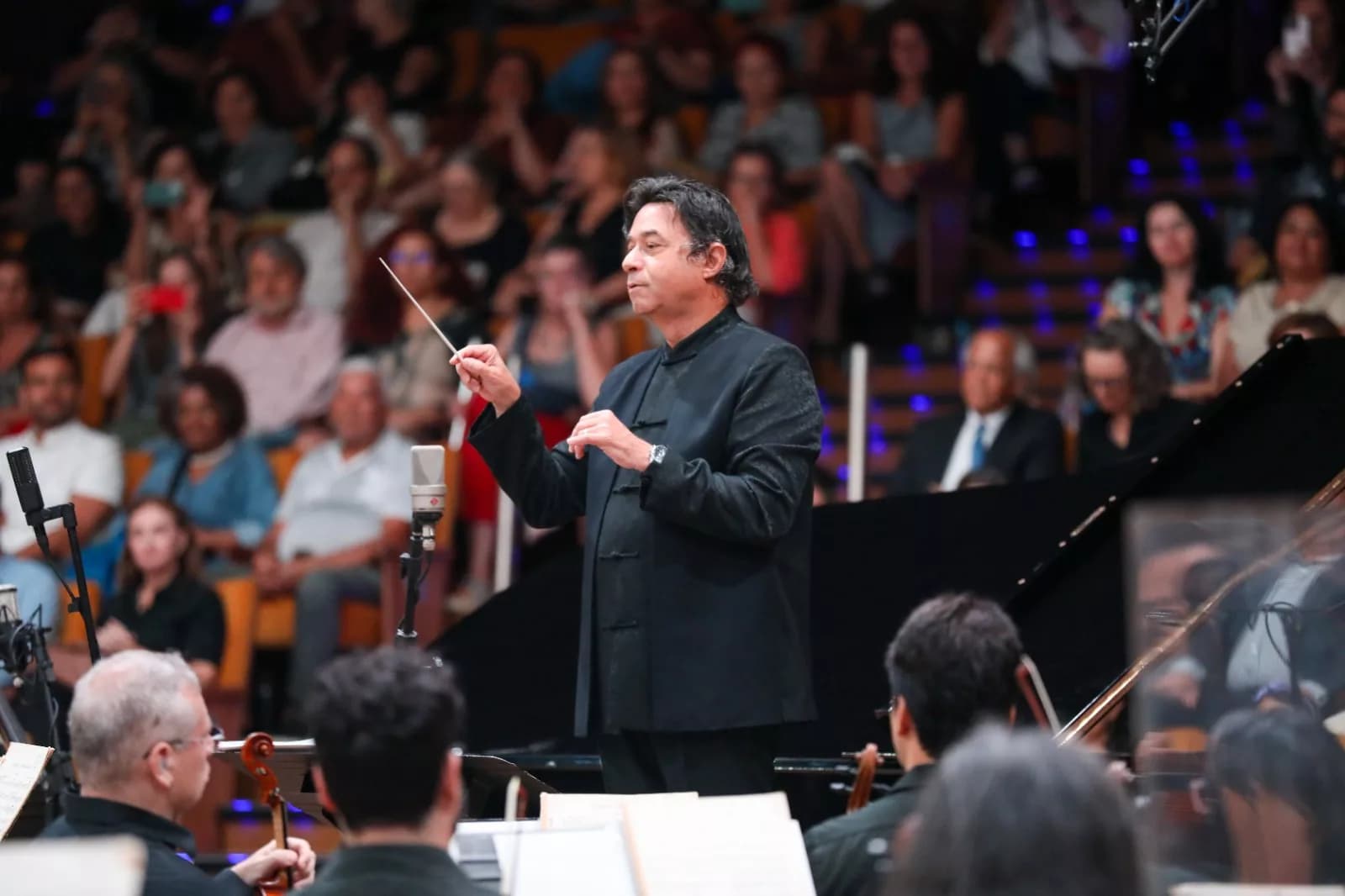 Orquestra Sinfônica do Teatro Nacional inicia temporada 2025 com casa cheia