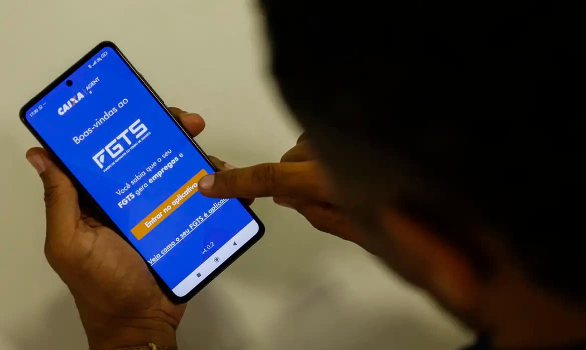 Saque-aniversário do FGTS: novas regras ampliam acesso ao saldo para trabalhadores demitidos
